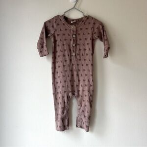 Kate Quinn Organic Cotton Baby Romper 6–12M – Mauve Cat Print Long Sleeve Henley